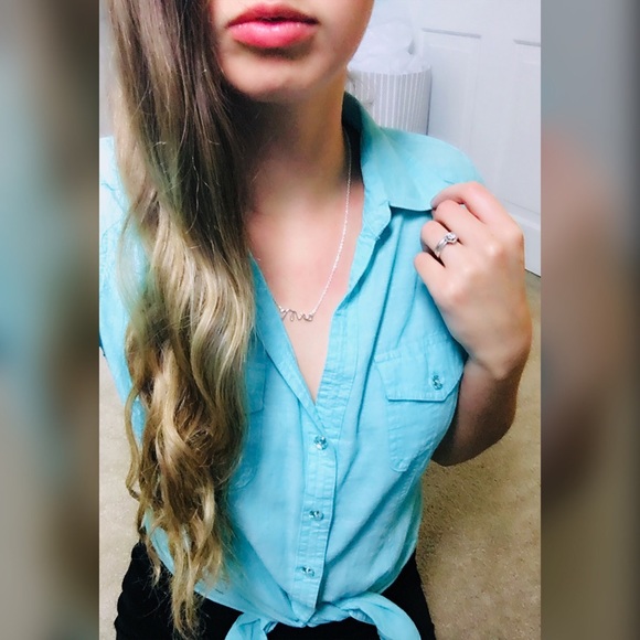 “Mrs” necklace - Picture 5 of 5